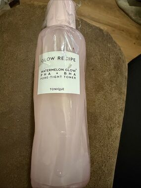 Glow Recipe Pink Watermelon Glow PHA + BHA Pore-Tight Toner